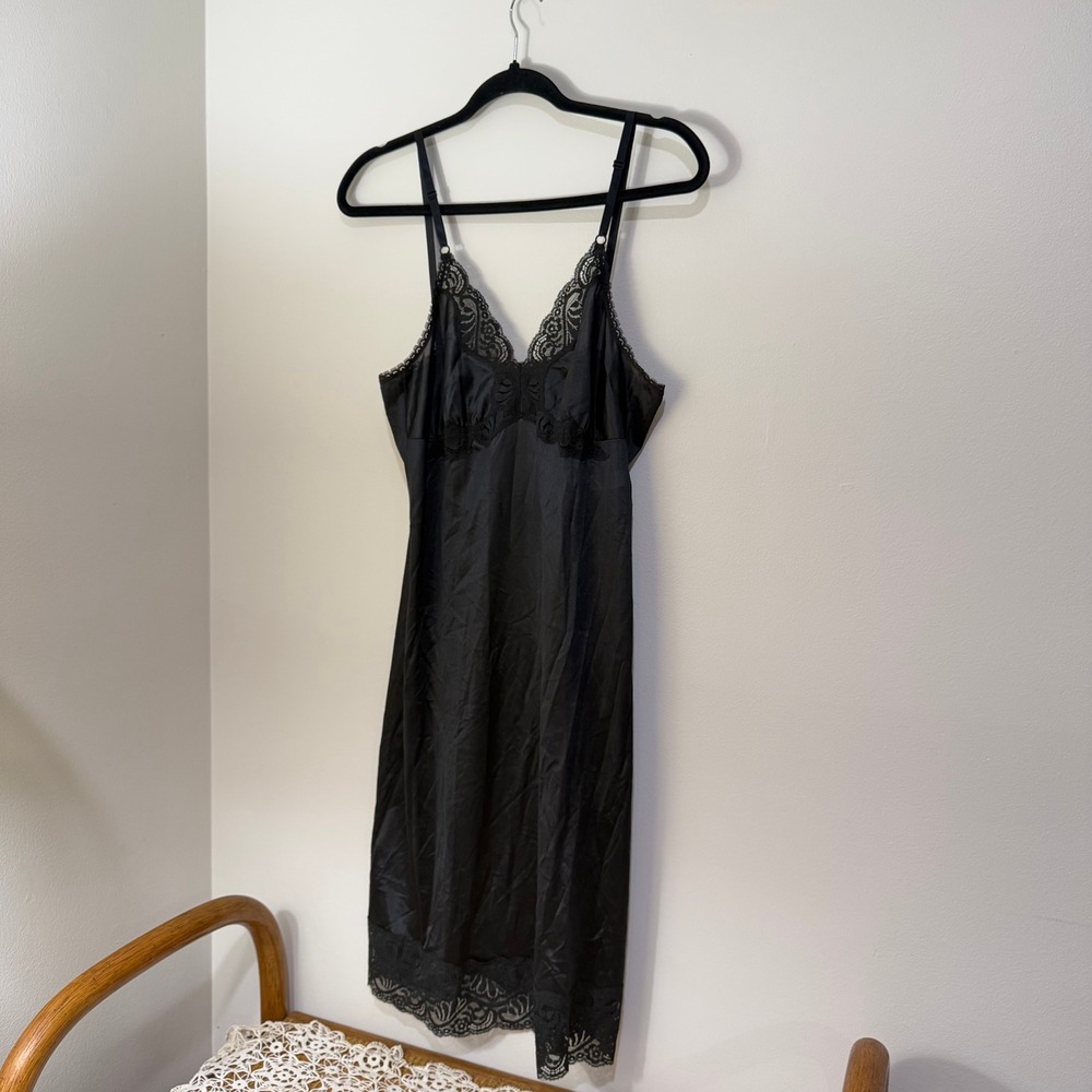 Vintage Black Nylon Lace Full Slip ILGWU Union Made USA Size 34 Boho Pinup